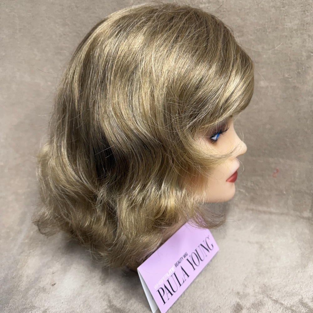 New inbox ladies synthetic wig by Paula Young style Ellery shoulder length